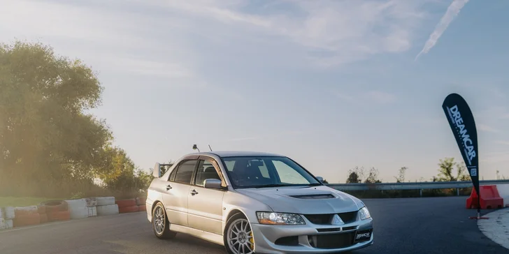 Jazda v Nissan Skyline R34, Nissan Silvia alebo Mitsubishi Lancer Evolution VIII: ako vodič aj spolujazdec, variant s jazdou driftem