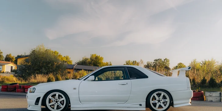 Jazda v Nissan Skyline R34, Nissan Silvia alebo Mitsubishi Lancer Evolution VIII: ako vodič aj spolujazdec, variant s jazdou driftem