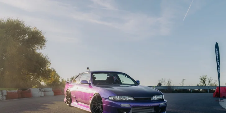 Jazda v Nissan Skyline R34, Nissan Silvia alebo Mitsubishi Lancer Evolution VIII: ako vodič aj spolujazdec, variant s jazdou driftem