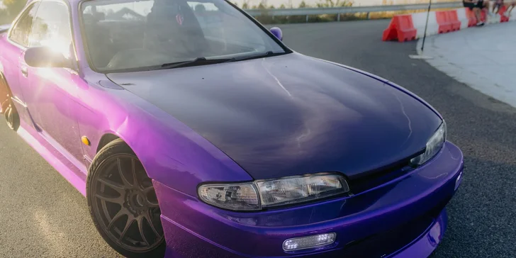 Jazda v Nissan Skyline R34, Nissan Silvia alebo Mitsubishi Lancer Evolution VIII: ako vodič aj spolujazdec, variant s jazdou driftem