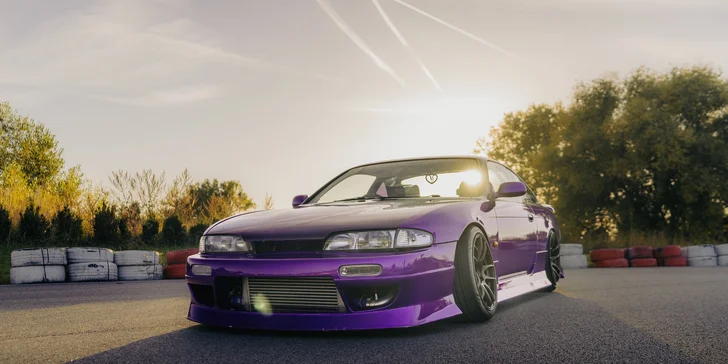 Jazda v Nissan Skyline R34, Nissan Silvia alebo Mitsubishi Lancer Evolution VIII: ako vodič aj spolujazdec, variant s jazdou driftem