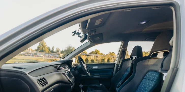 Jazda v Nissan Skyline R34, Nissan Silvia alebo Mitsubishi Lancer Evolution VIII: ako vodič aj spolujazdec, variant s jazdou driftem