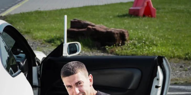 Jazda v Nissan Skyline R34, Nissan Silvia alebo Mitsubishi Lancer Evolution VIII: ako vodič aj spolujazdec, variant s jazdou driftem