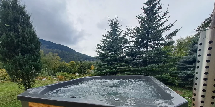 Pohodový pobyt pri Lysej hore: raňajky, polpenzia aj degustačná večera, privátny wellness a výlety