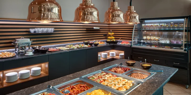 Jednotlivci, páry či s rodinou do Brna: hotel so strešným wellness, raňajky aj večere