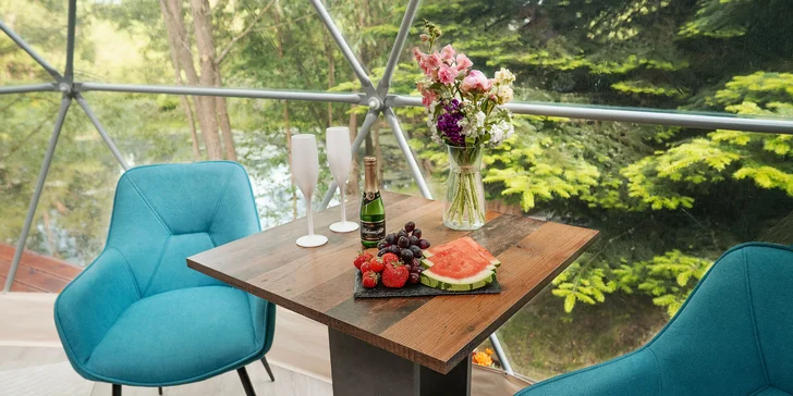 Glampingová kupola v prírode Krušných hôr s kúpacou kaďou pre dvoch