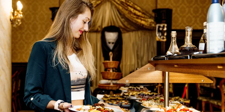 Pobyt na zámku pri Karlových Varoch: neobmedzený wellness, polpenzia, masáž aj procedúry