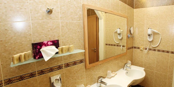 Pobyt v historickom centre Domažlíc: raňajky, fľaša prosecca aj vstup do aquaparku