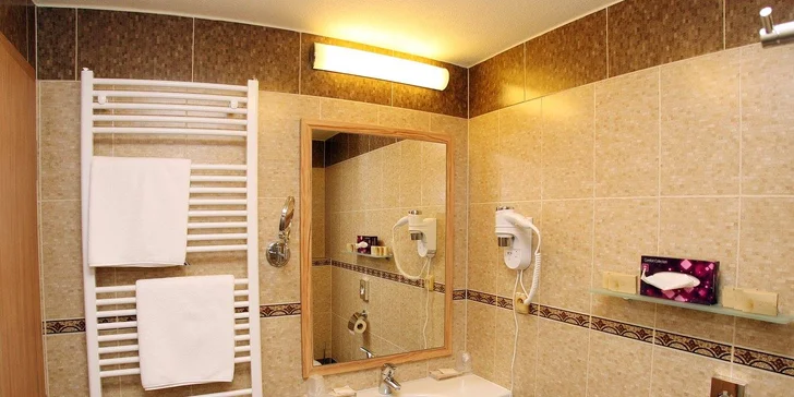 Pobyt v historickom centre Domažlíc: raňajky, fľaša prosecca aj vstup do aquaparku