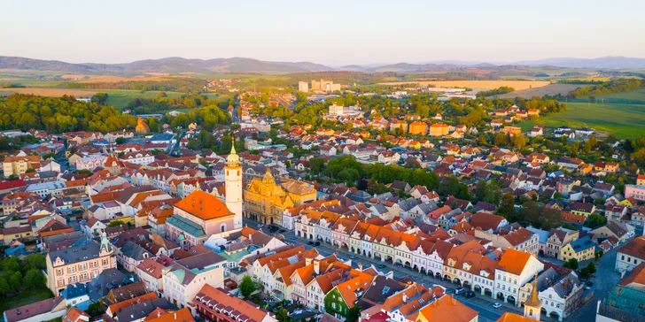 Pobyt v historickom centre Domažlíc: raňajky, fľaša prosecca aj vstup do aquaparku