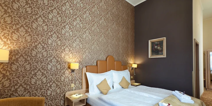 Pobyt v historickom centre Domažlíc: raňajky, fľaša prosecca aj vstup do aquaparku