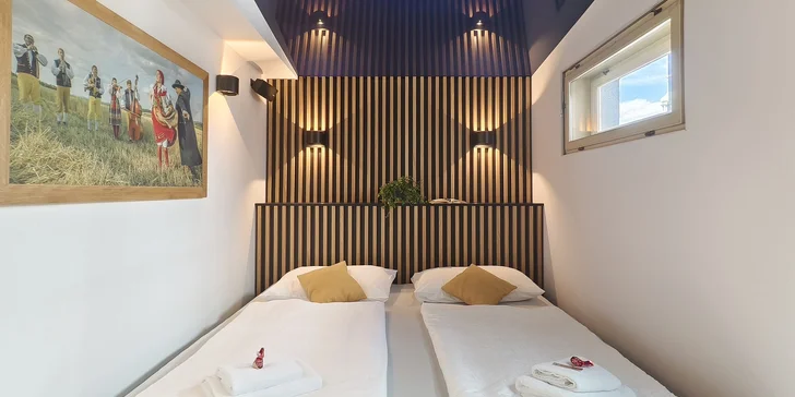 Pobyt v historickom centre Domažlíc: raňajky, fľaša prosecca aj vstup do aquaparku