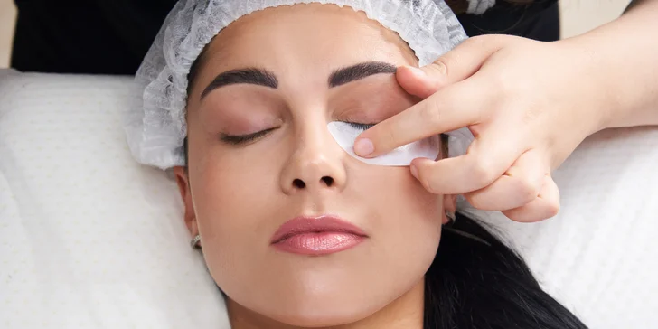 Laminácia obočia alebo lash lift mihalníc + vyživujúci "botox"