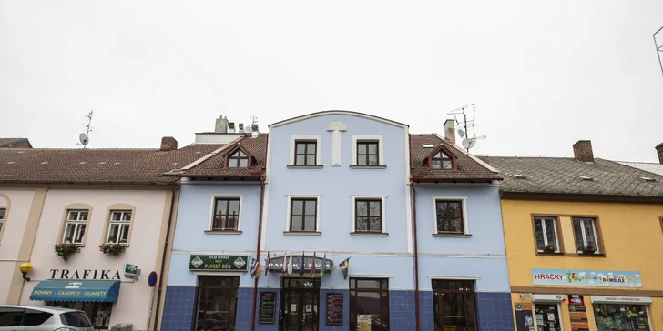 Pobyt neďaleko Orlických hôr: raňajky alebo polpenzia, wellness, masáž aj jazda na koňoch