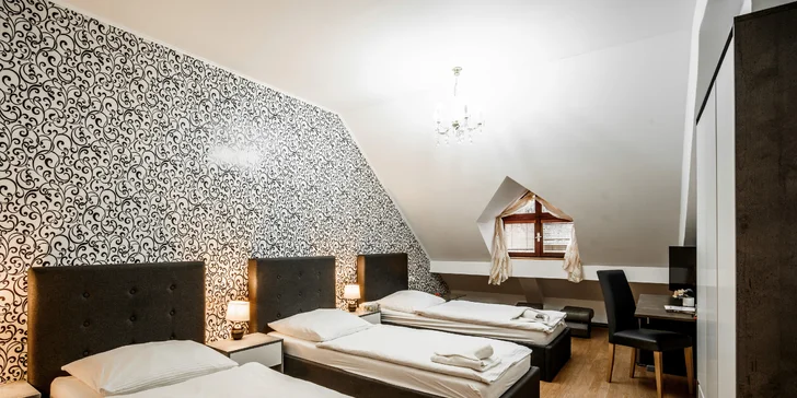 Pobyt neďaleko Orlických hôr: raňajky alebo polpenzia, wellness, masáž aj jazda na koňoch