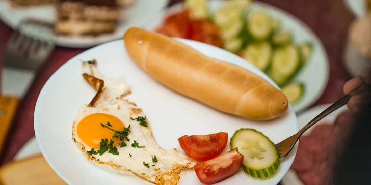 Pobyt neďaleko Orlických hôr: raňajky alebo polpenzia, wellness, masáž aj jazda na koňoch