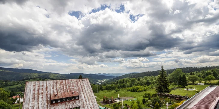 Pobyt v Jáchymove v Krušných horách: ubytovanie v izbách alebo apartmánoch