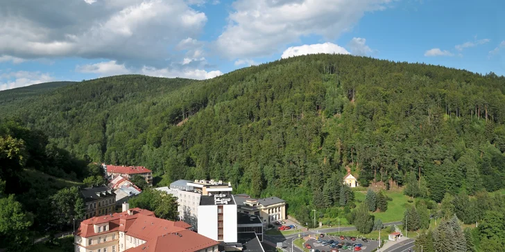 Pobyt v Jáchymove v Krušných horách: ubytovanie v izbách alebo apartmánoch