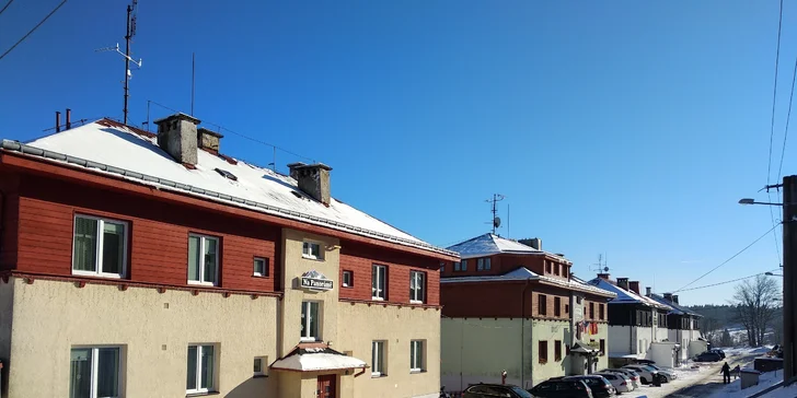 Pobyt v Jáchymove v Krušných horách: ubytovanie v izbách alebo apartmánoch