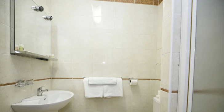 Pobyt v Orlických horách: hotel v štýle art deco, polpenzia aj vstup do bazéna či na zámok