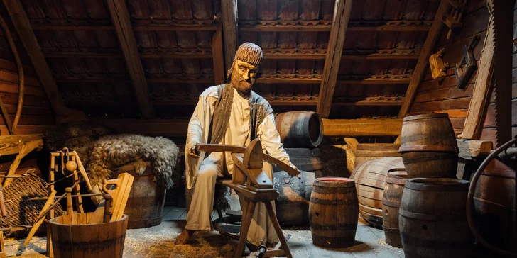 Noc plná zážitkov: Stredoveký hotel v Děteniciach, dobový program aj hostina