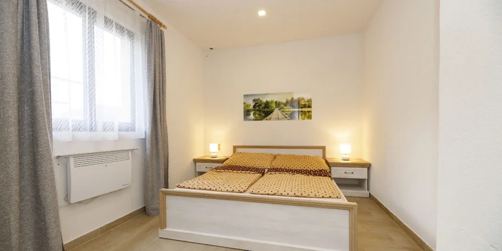 Až 8 dní pohody priamo pri Lipne: vybavený apartmán s kuchynkou a požičaním bicyklov aj infrasaunou