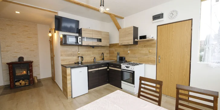 Až 8 dní pohody priamo pri Lipne: vybavený apartmán s kuchynkou a požičaním bicyklov aj infrasaunou