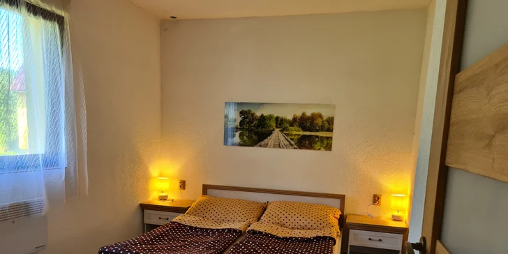 Až 8 dní pohody priamo pri Lipne: vybavený apartmán s kuchynkou a požičaním bicyklov aj infrasaunou