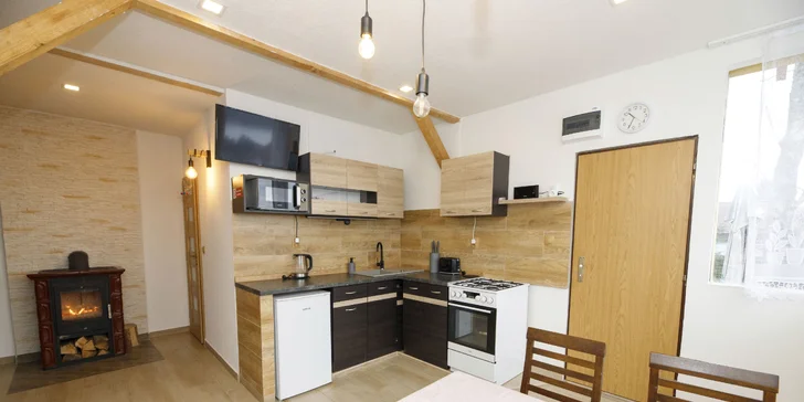 Až 8 dní pohody priamo pri Lipne: vybavený apartmán s kuchynkou a požičaním bicyklov aj infrasaunou