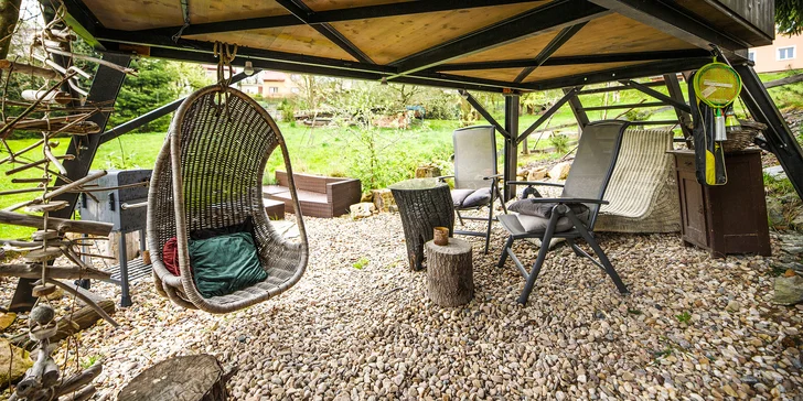 Ubytovanie v drevenom posede pri potôčiku s možnosťou poctivých raňajok