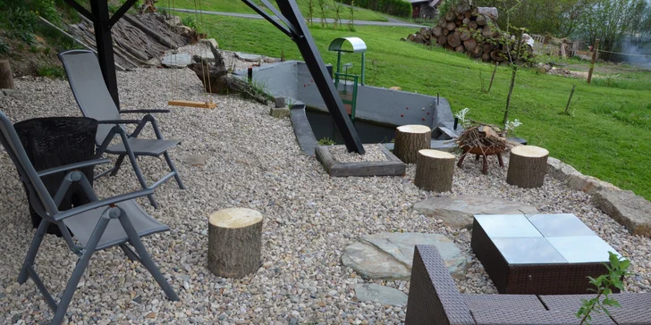 Ubytovanie v drevenom posede pri potôčiku s možnosťou poctivých raňajok