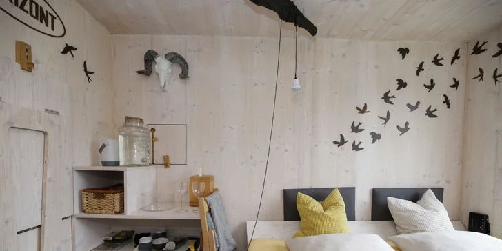 Ubytovanie v drevenom posede pri potôčiku s možnosťou poctivých raňajok