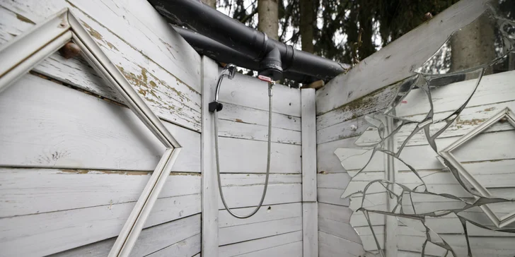 Ubytovanie v drevenom posede pri potôčiku s možnosťou poctivých raňajok