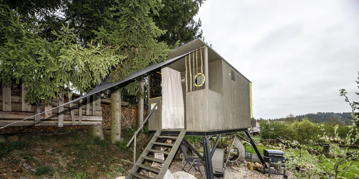 Ubytovanie v drevenom posede pri potôčiku s možnosťou poctivých raňajok