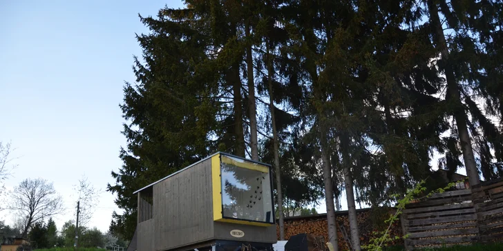 Ubytovanie v drevenom posede pri potôčiku s možnosťou poctivých raňajok