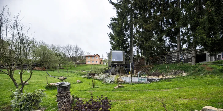 Ubytovanie v drevenom posede pri potôčiku s možnosťou poctivých raňajok