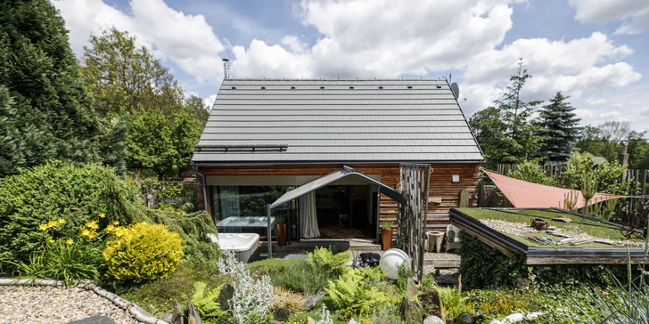 Buďte pár dní len spolu: romantický pobyt v luxusnej chate so saunou, vírivkou, cryo vaňou a krbom