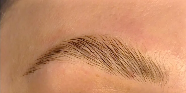Syntetické mihalnice, lash lift alebo laminácia obočia
