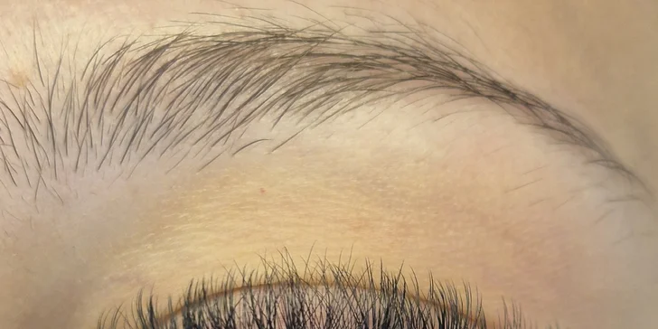 Syntetické mihalnice, lash lift alebo laminácia obočia