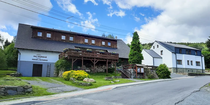 Jeseníky na pohodu: ubytovanie v horskej chate s raňajkami aj polpenziou, výlety pešo aj na bicykli