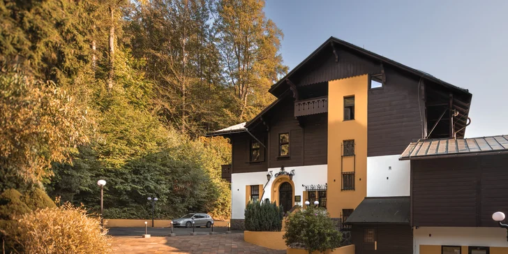 Novo zrekonštruovaný Lovecký Zámoček nad Liberecom pre 2–4 výletníkov aj s raňajkami