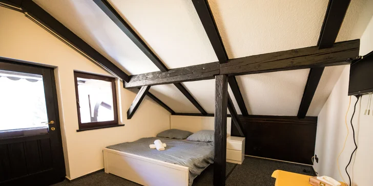 Novo zrekonštruovaný Lovecký Zámoček nad Liberecom pre 2–4 výletníkov aj s raňajkami