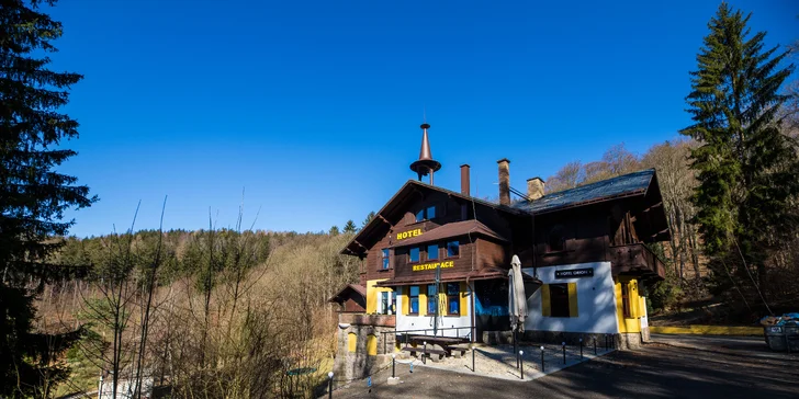 Novo zrekonštruovaný Lovecký Zámoček nad Liberecom pre 2–4 výletníkov aj s raňajkami