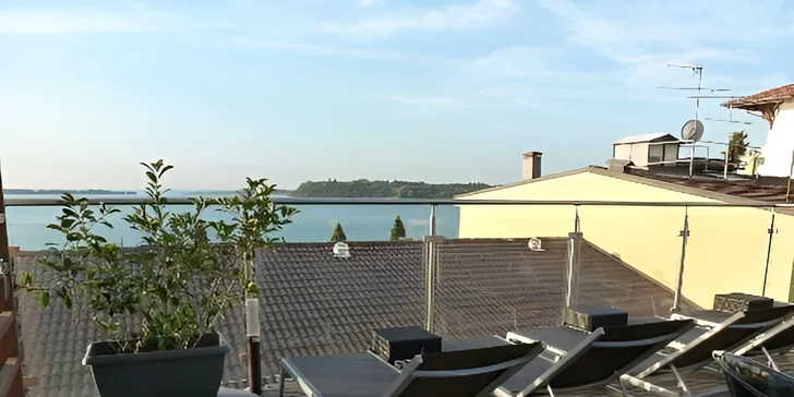 Lago di Garda: hotel pri jazere a pláži, požičanie bicyklov, welcome drink aj strava