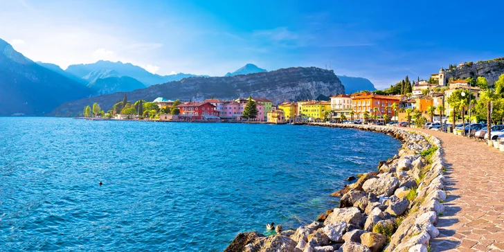 Lago di Garda: hotel pri jazere a pláži, požičanie bicyklov, welcome drink aj strava