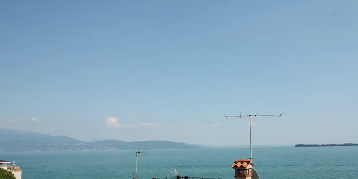 Lago di Garda: hotel pri jazere a pláži, požičanie bicyklov, welcome drink aj strava