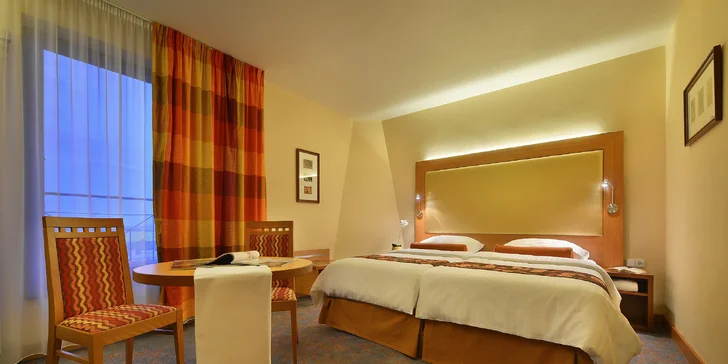 Zámocký pobyt: park s unikátnym labyrintáriom, polpenzia aj bazén a sauna