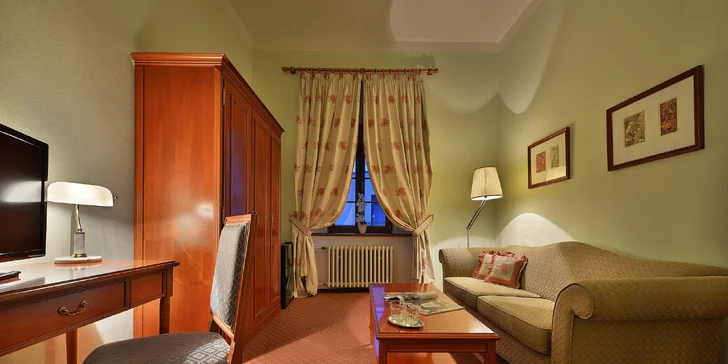 Zámocký pobyt: park s unikátnym labyrintáriom, polpenzia aj bazén a sauna