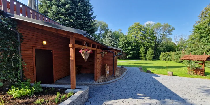 Relax v Beskydách: raňajky alebo polpenzia, privátne wellness aj pivný kúpeľ