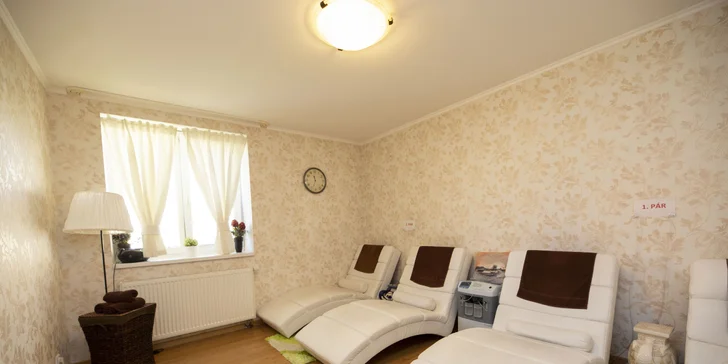 Dámska jazda pre 2 – 4 osoby: polpenzia s moravským prívlastkovým vínom a proseccom, wellness a procedúry